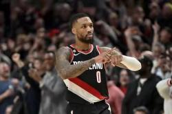 雷速体育比分直播-开拓者逆转独行侠，利拉德关键时刻发威