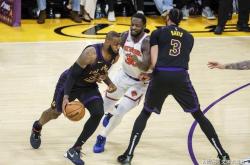 雷速体育直播官网-湖人主场不敌尼克斯，遭遇两连败