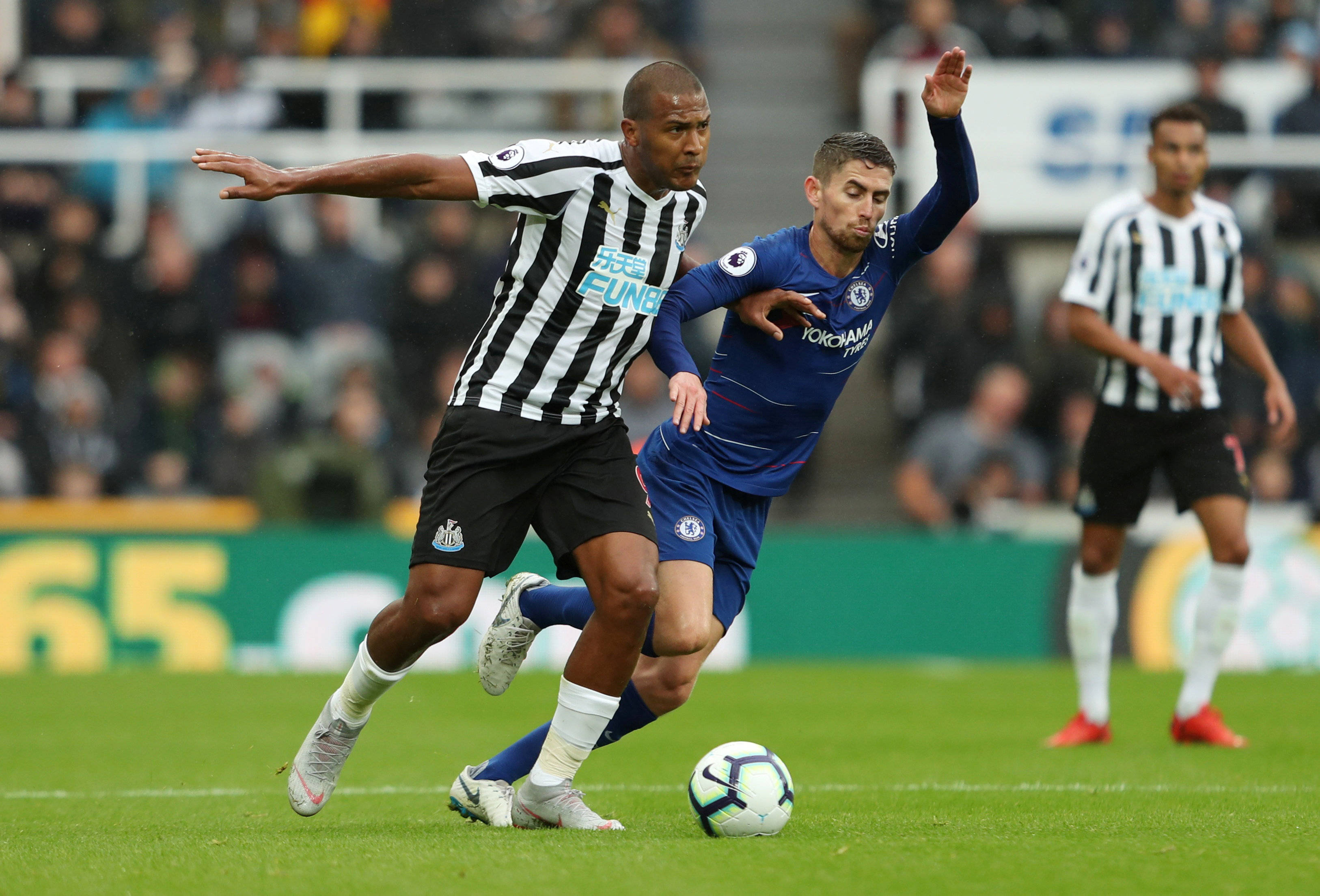 包含曼城憾平纽卡斯尔,仍以领先优势领跑的词条 包含曼城憾平纽卡斯尔,仍以领先优势领跑的词条