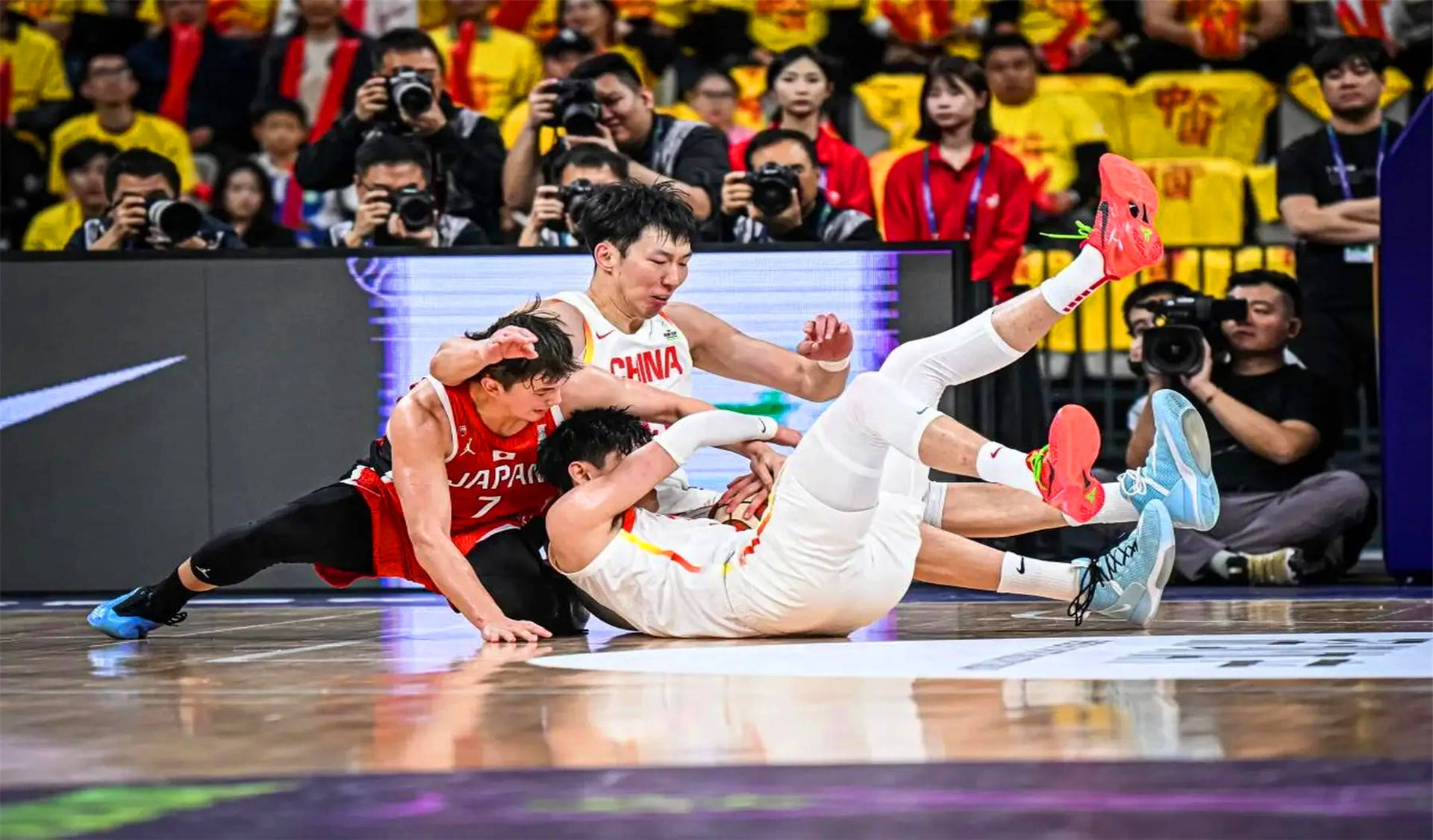 赛前战术调整,球队击败日本强队晋级下一阶段 赛前战术调整,球队击败日本强队晋级下一阶段