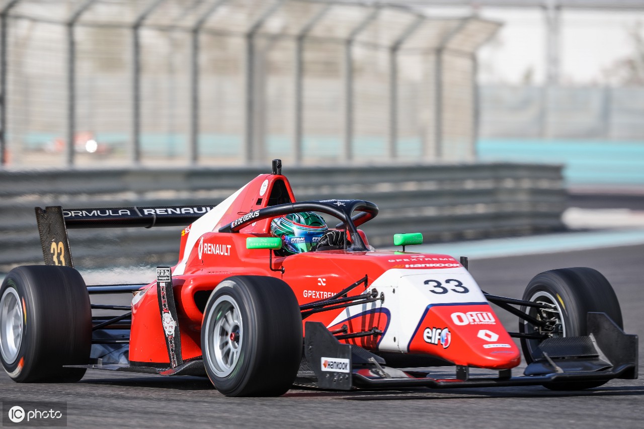 雷诺车队横扫红牛二队,阿隆索点燃赛场 雷诺车队横扫红牛二队,阿隆索点燃赛场